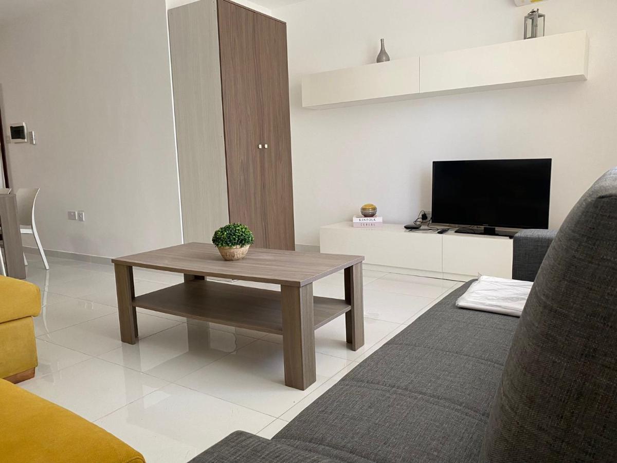 Sunrise Court Apartment *