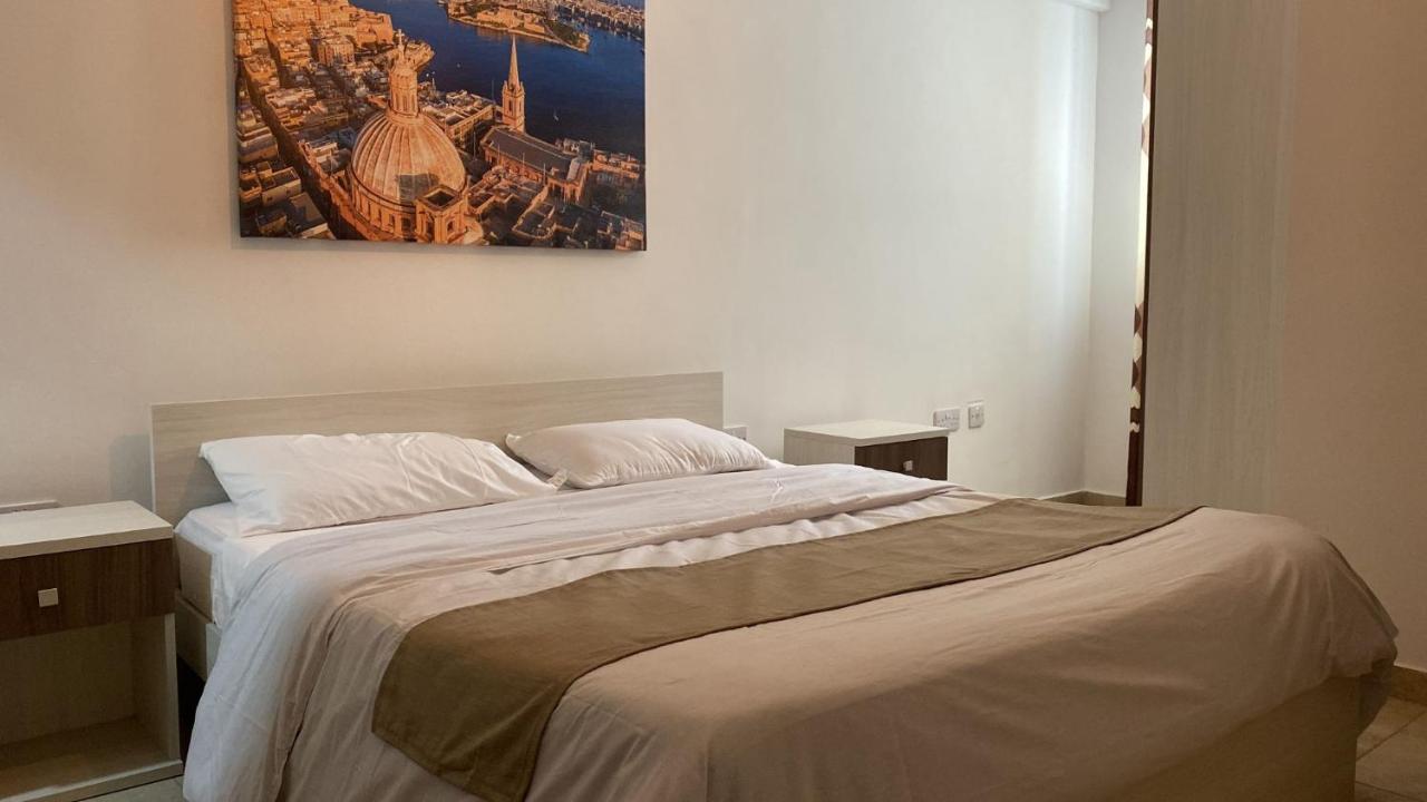 Apartment Sunrise Court